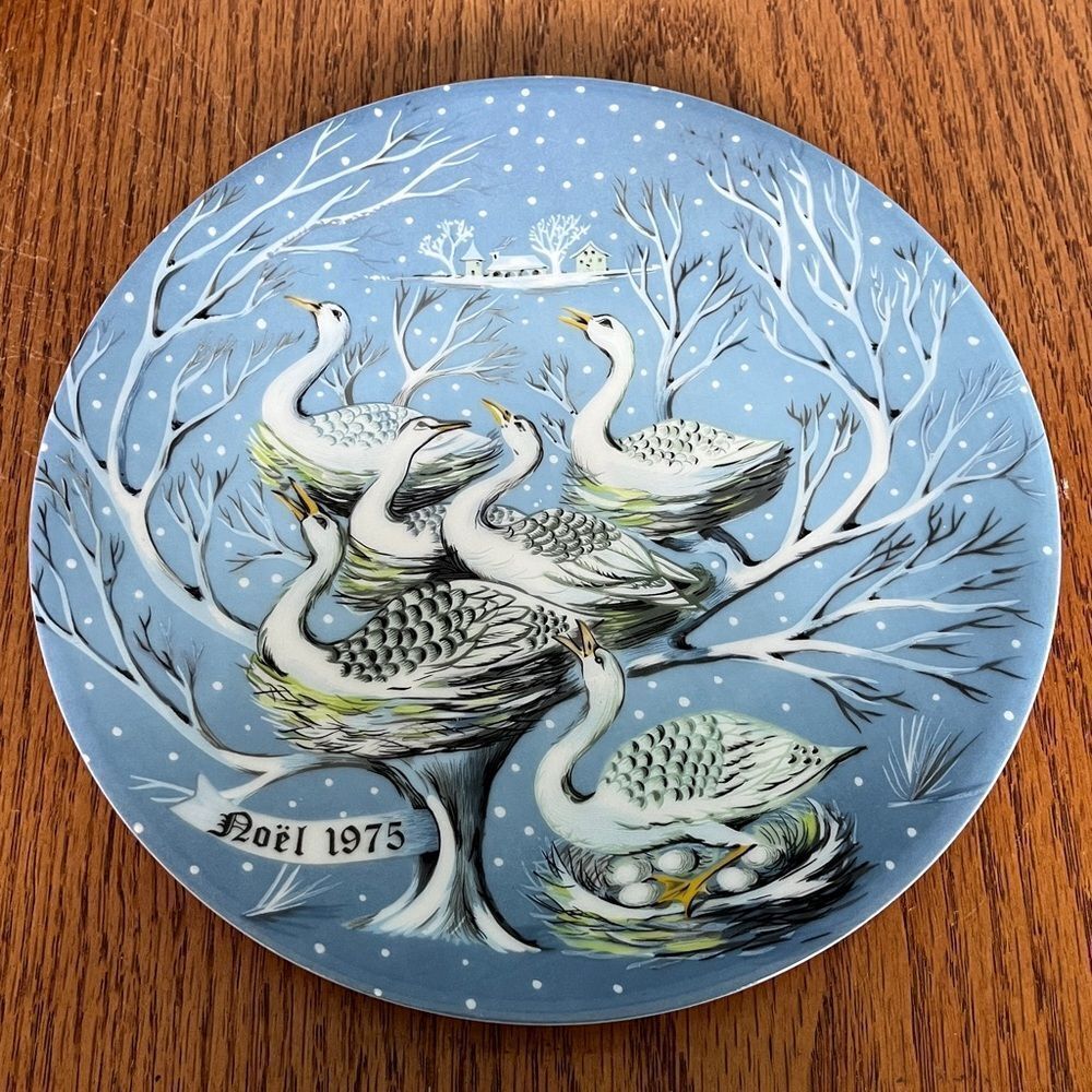 Haviland Limoges Collectible Vintage Plate 1975
Six Geese A Laying
